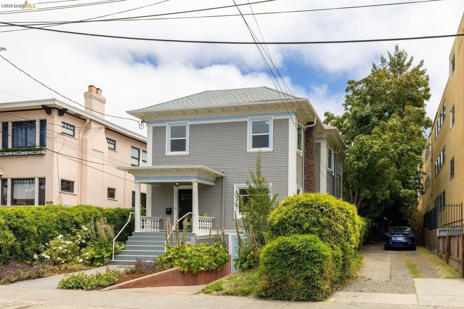 2633 Regent St
