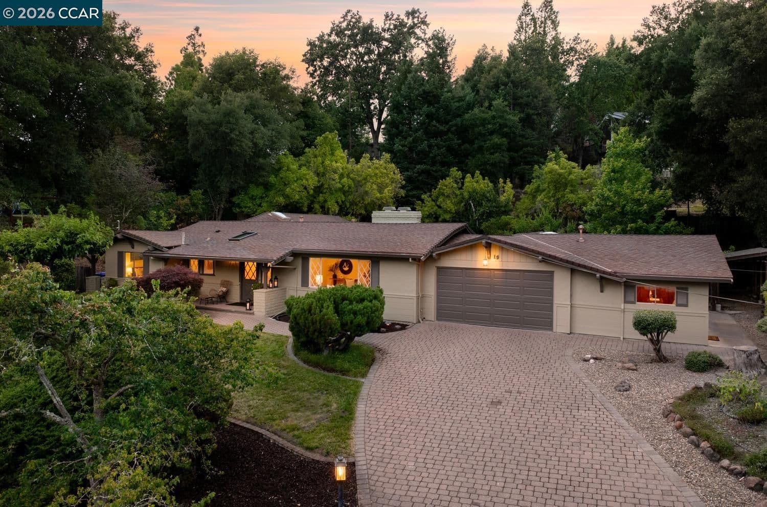19 Valley Dr