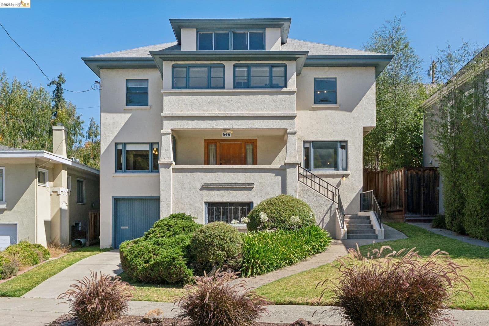 646 Walavista Ave