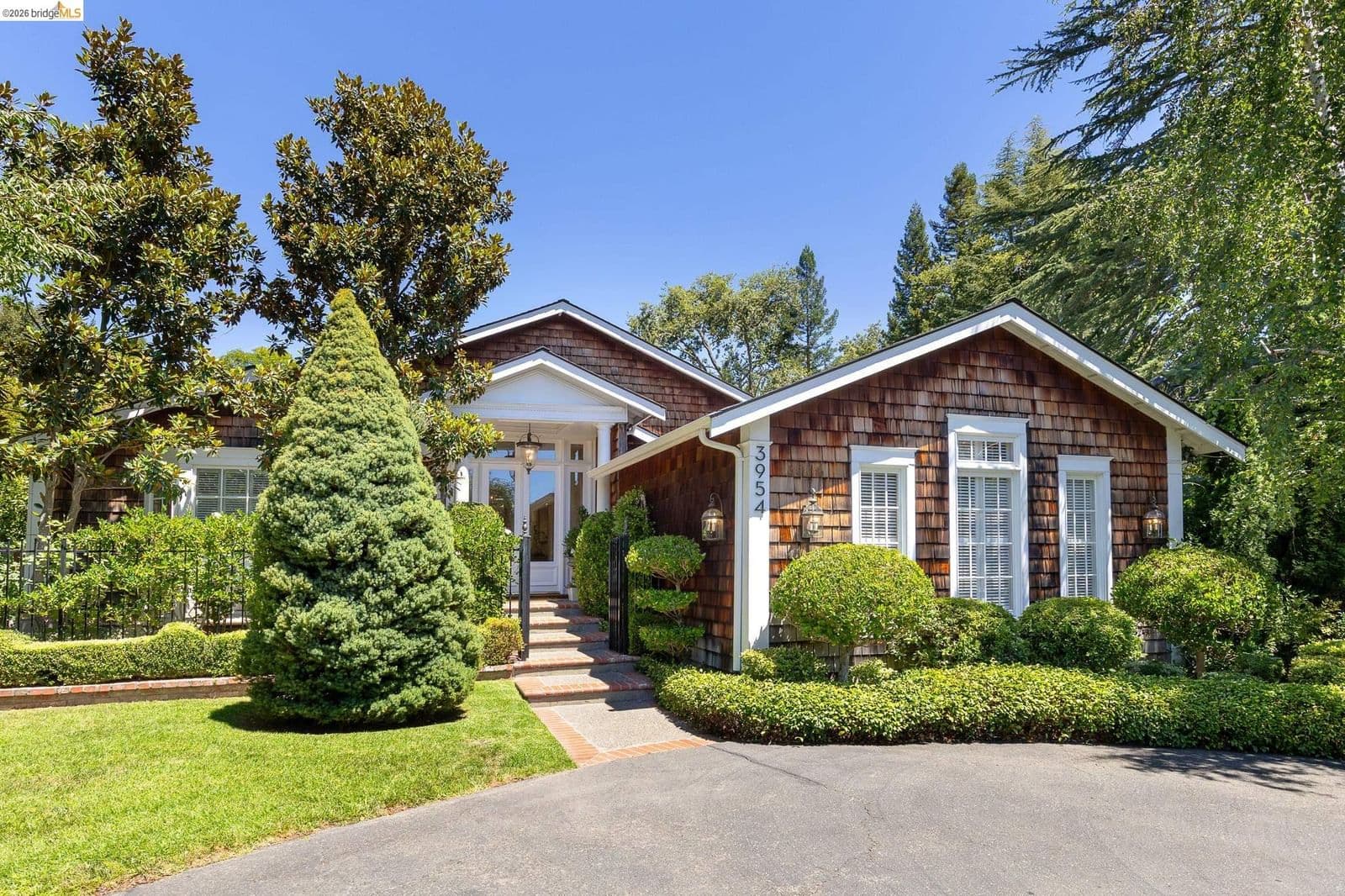 3954 Peardale Dr