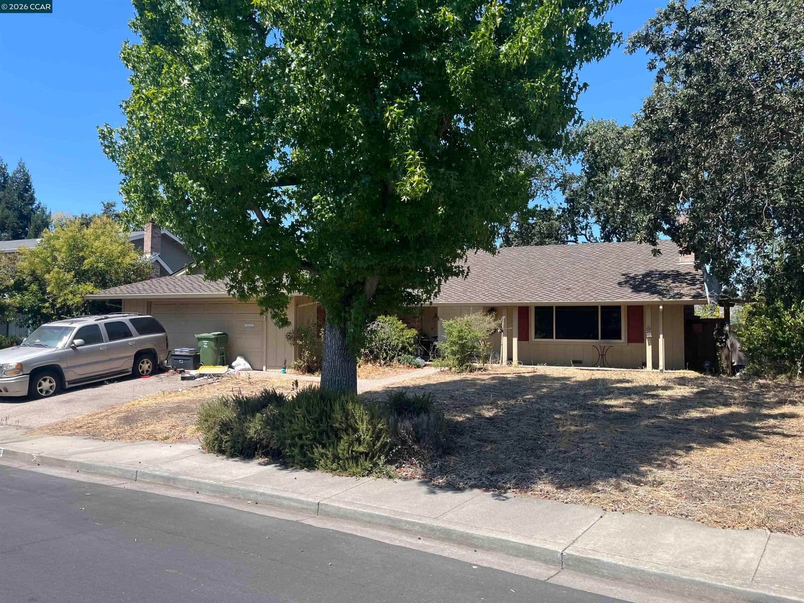 3044 Bowling Green Dr