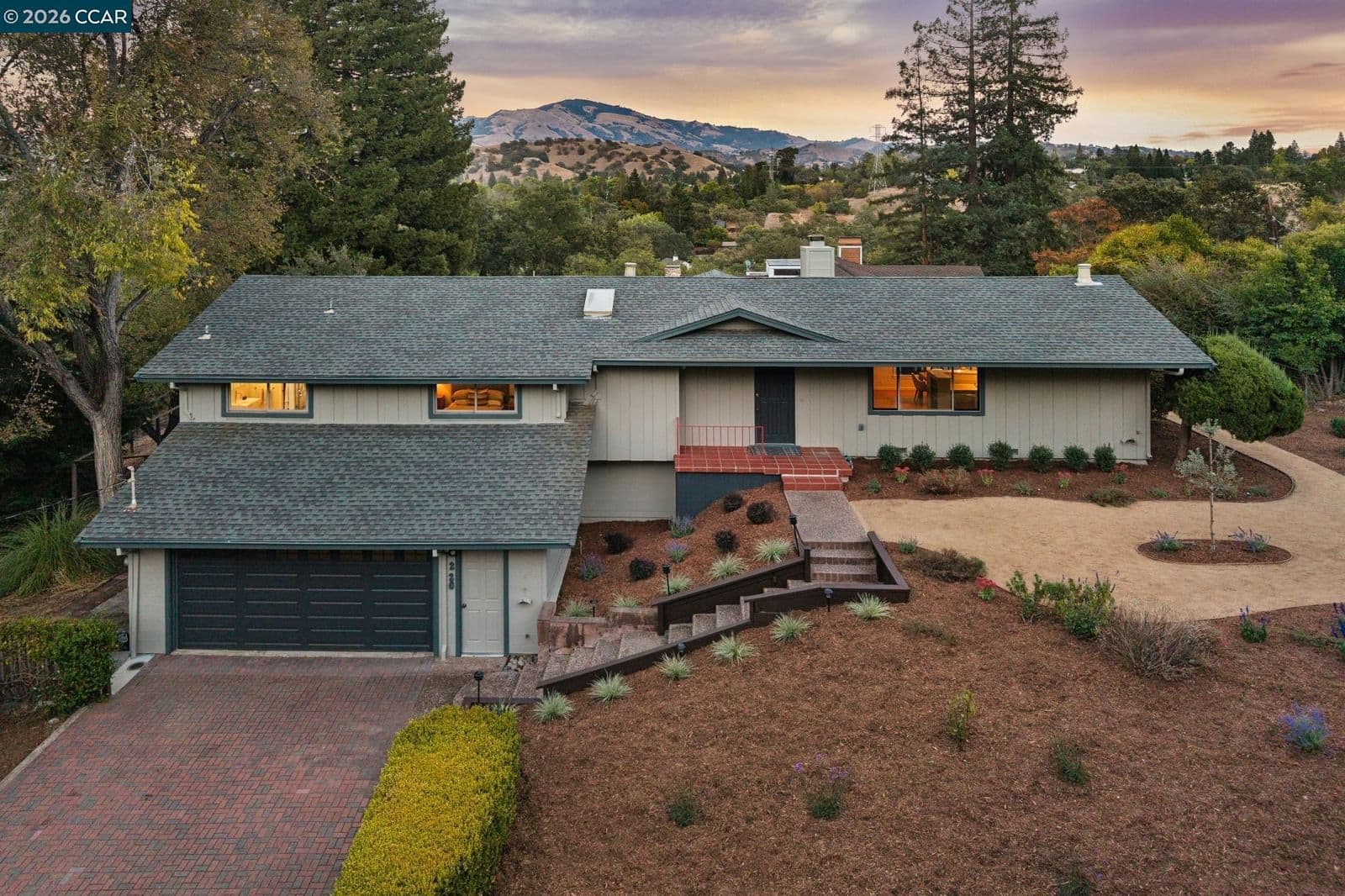 220 Grover Ln