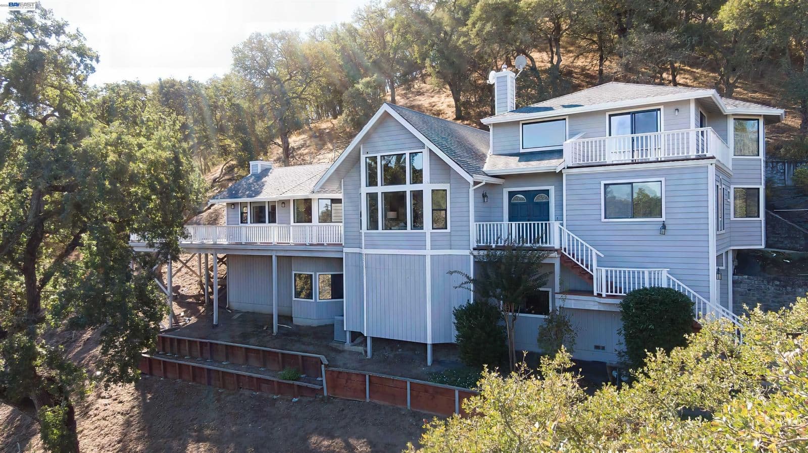 59 Saddle Rd