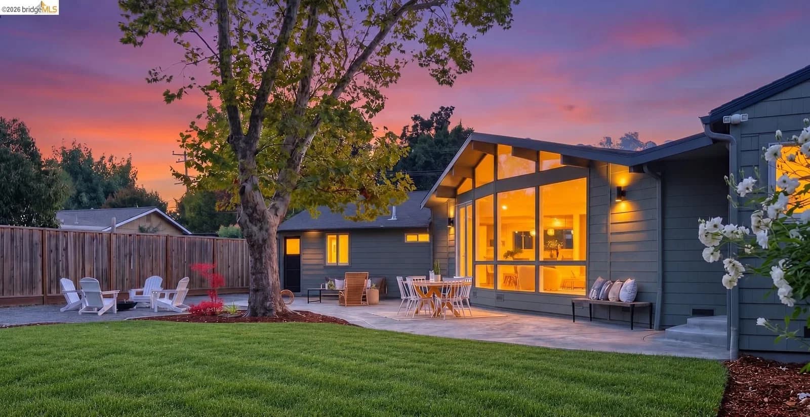 925 Juanita Dr