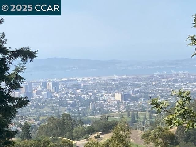 6044 Skyline Blvd