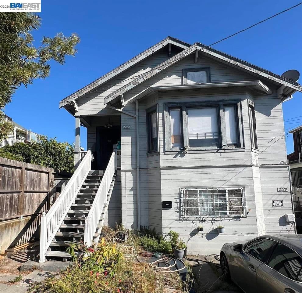 2222 Inyo Ave