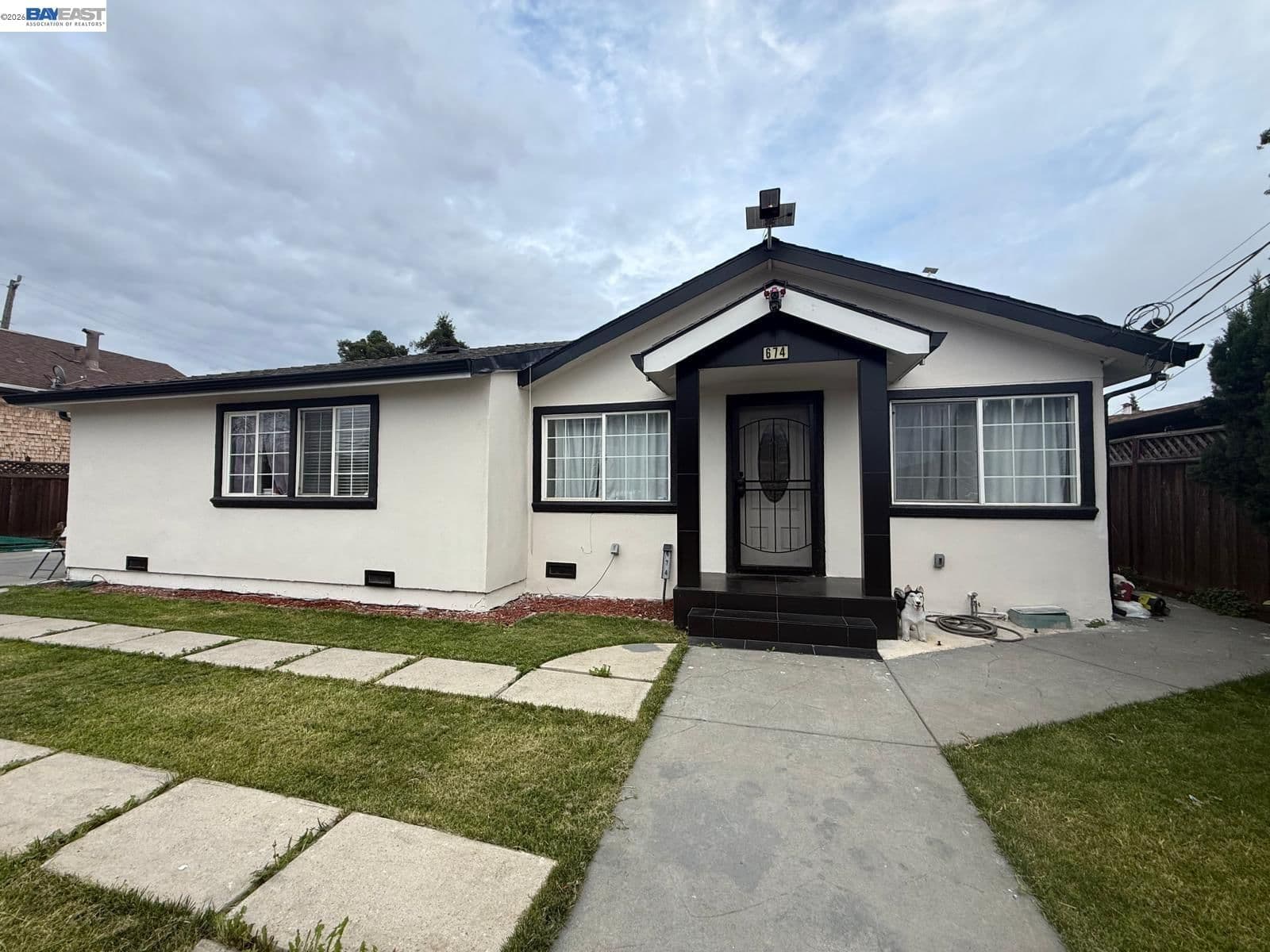 674 Clara ST