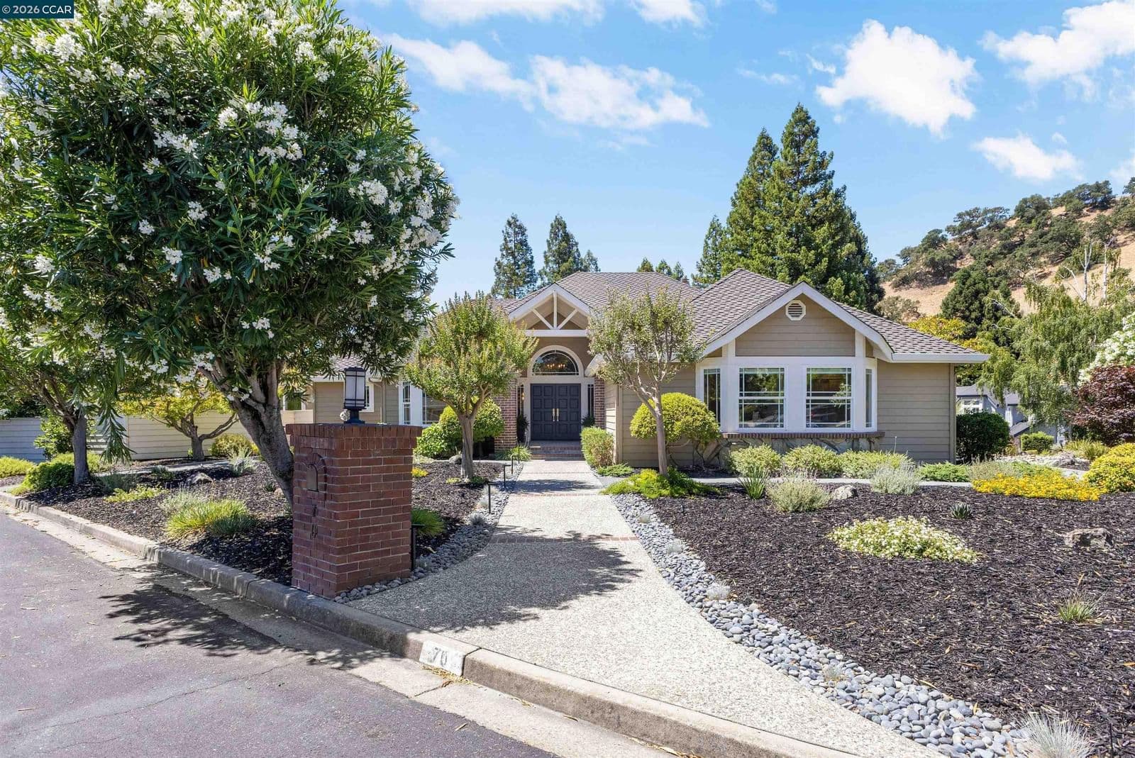 70 Ridgecrest Ct