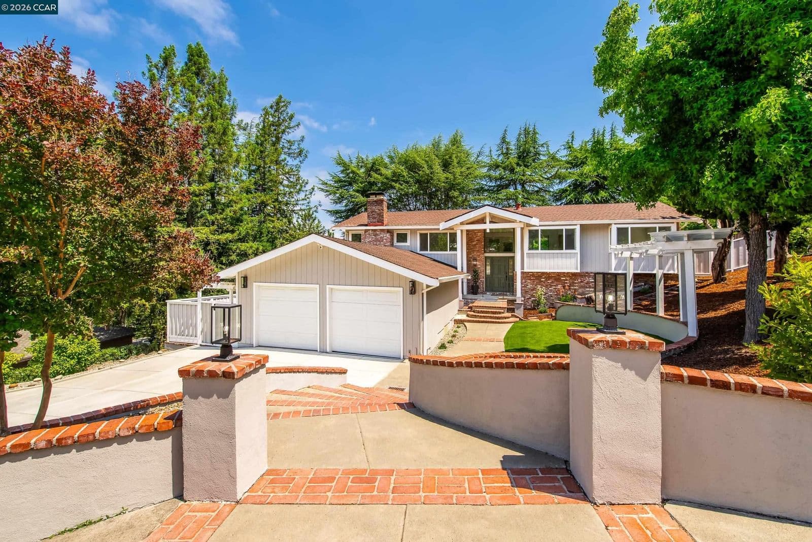 4033 Valente Dr