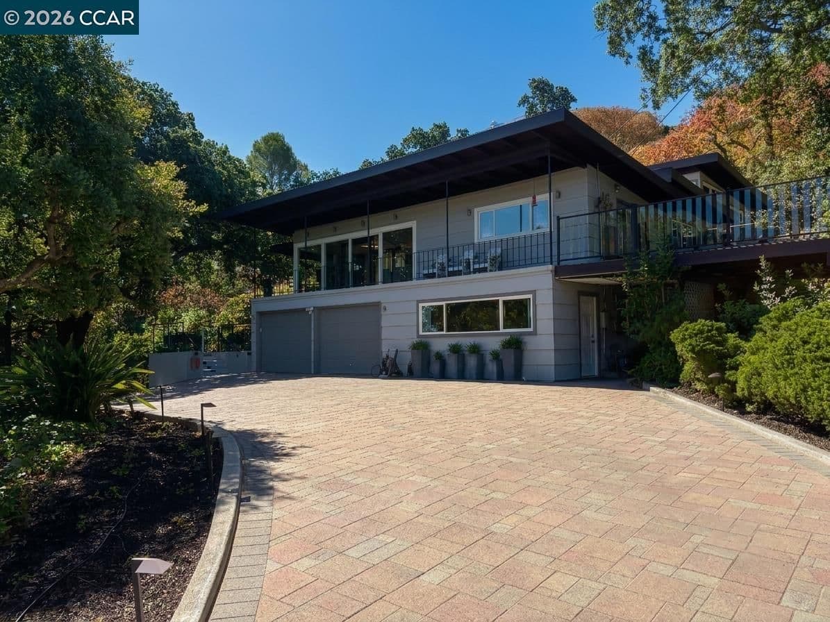 15 Loma Vista