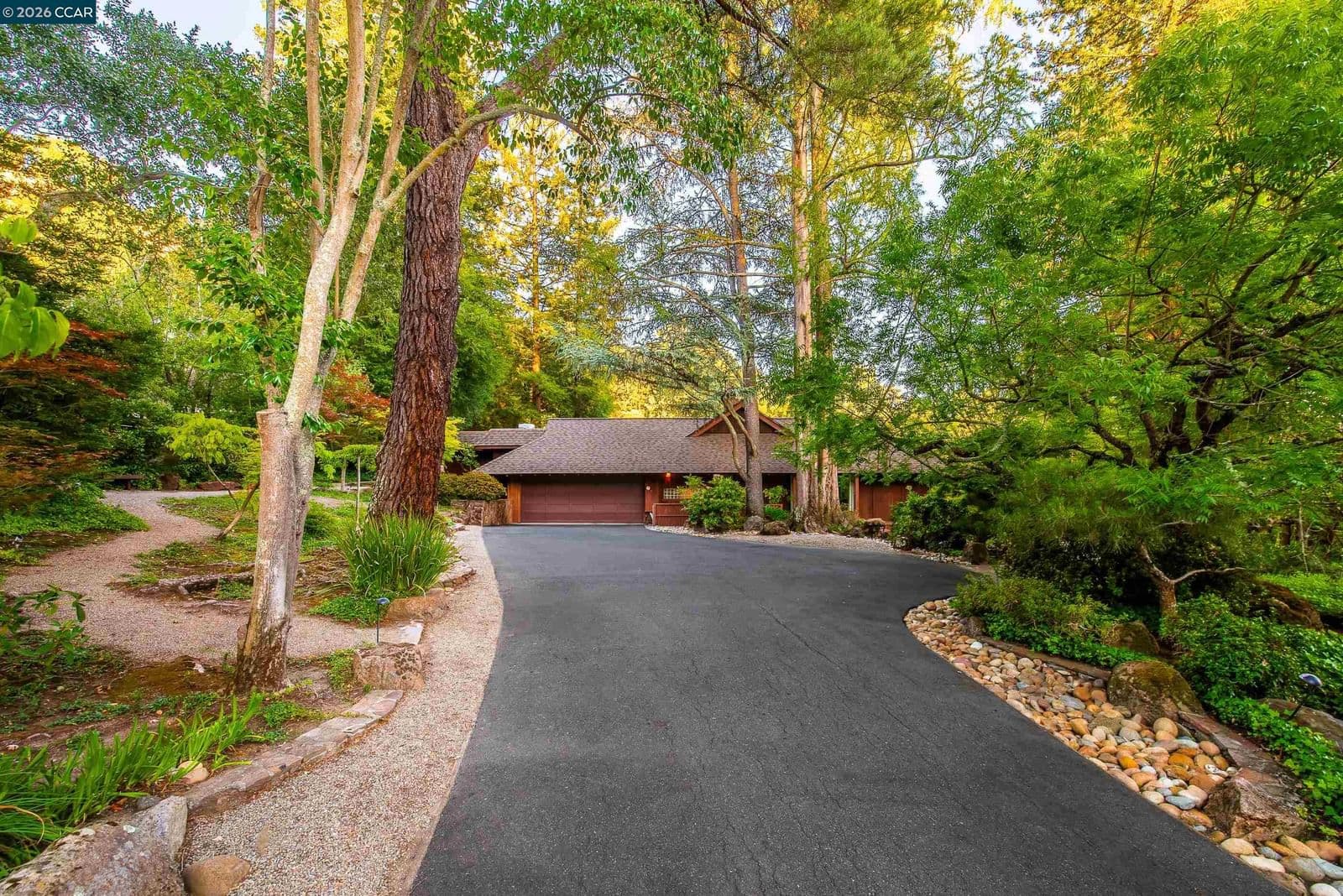 1038 Pine Ln