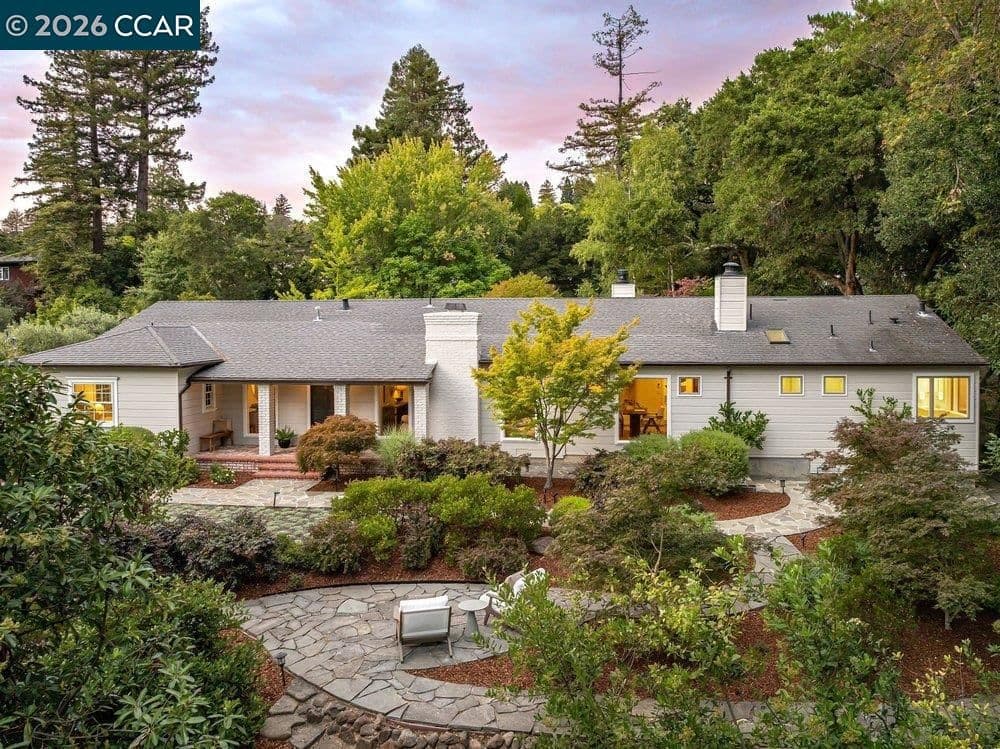 187 Moraga Way