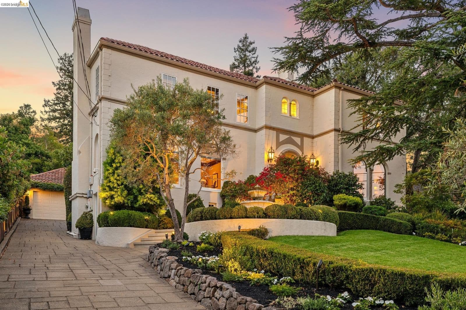 1300 Sunnyhills Rd