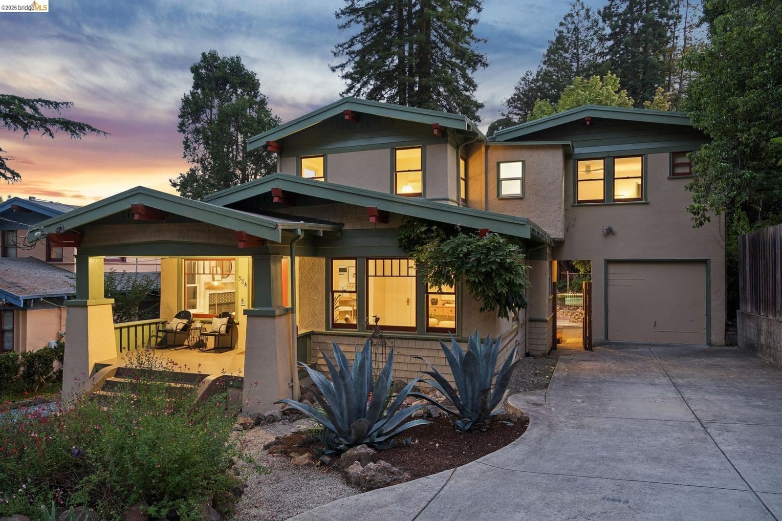 984 Regal Rd