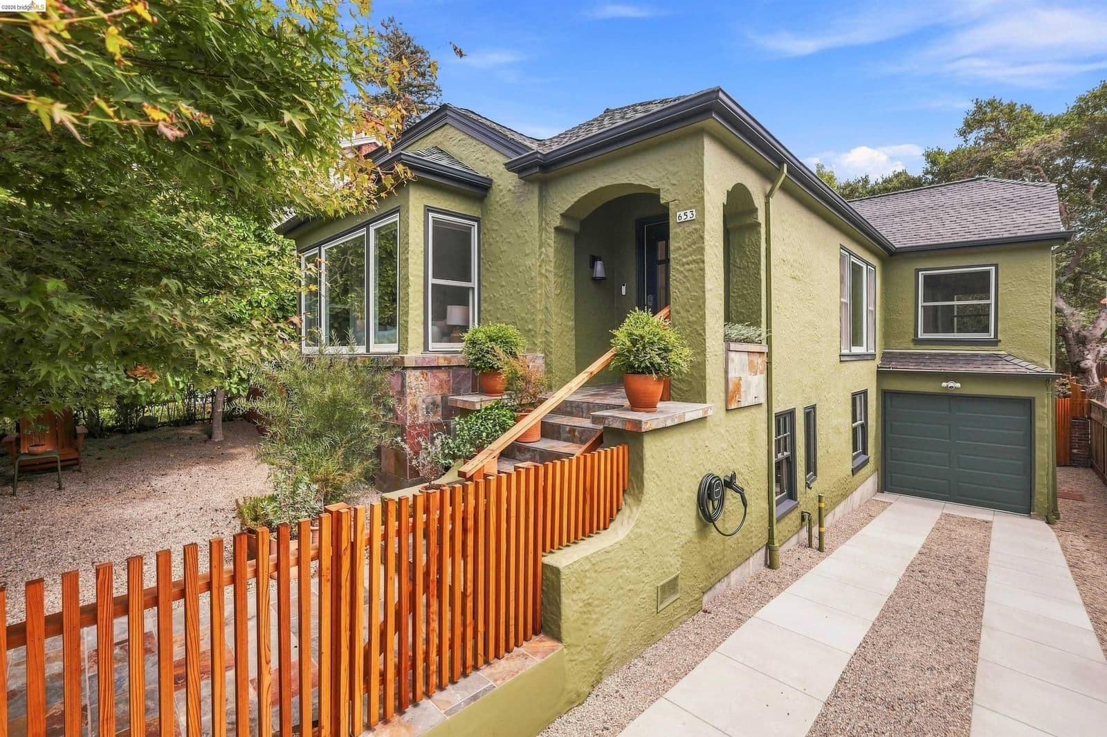 653 San Fernando Ave