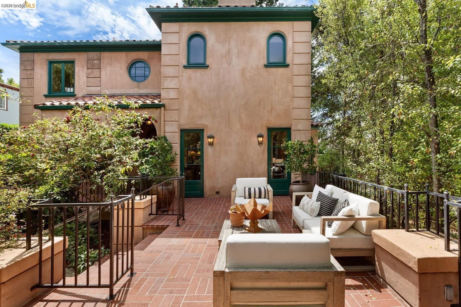 1411 Hawthorne Terrace