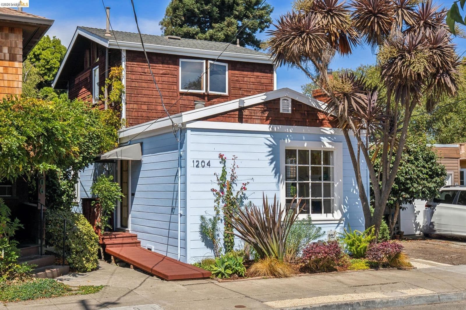 1204 Neilson St