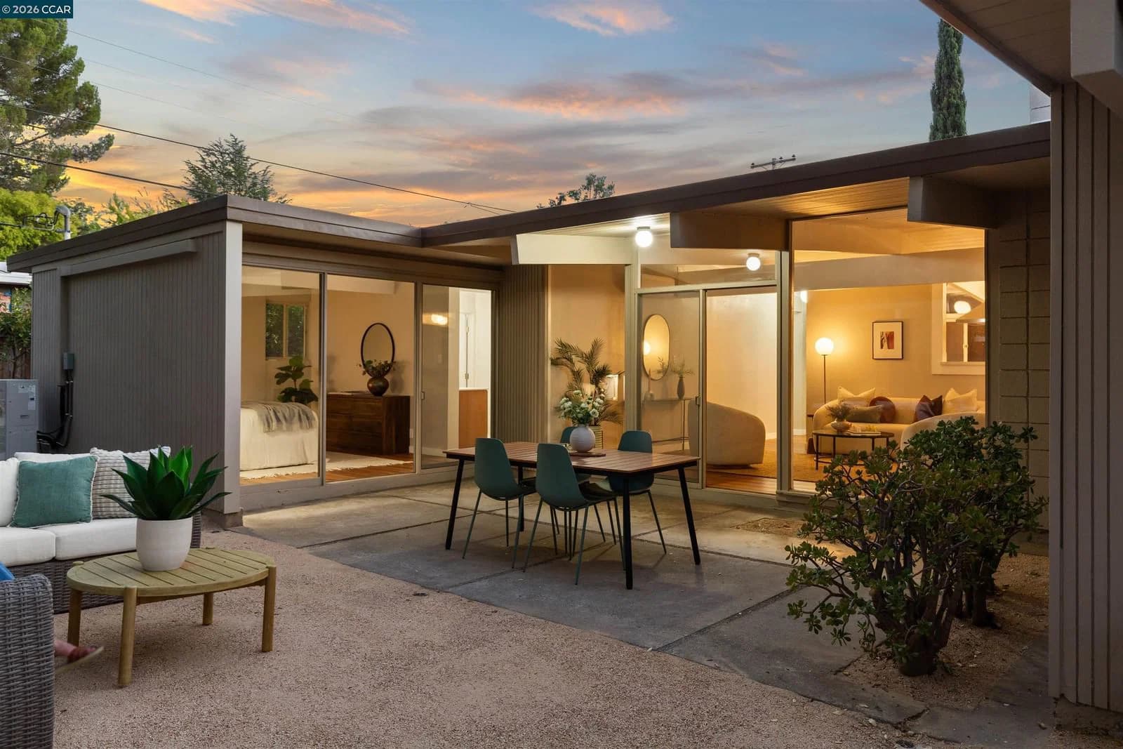247 Los Cerros Ave