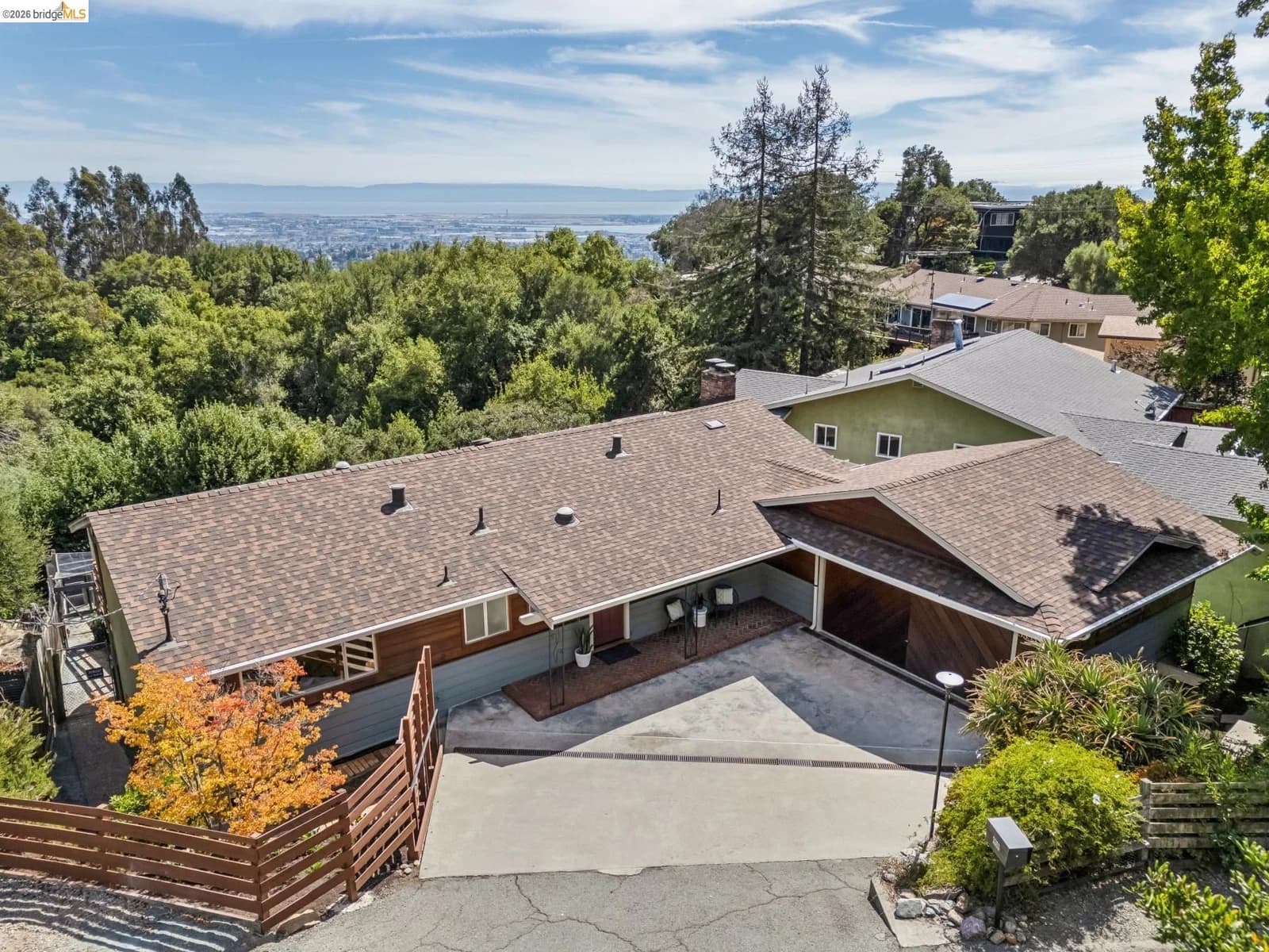 3353 Burdeck Dr