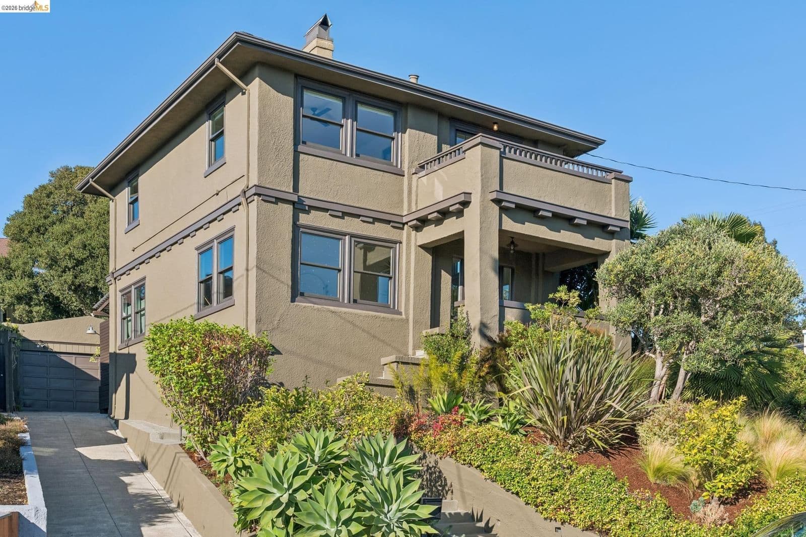 342 Elwood Ave