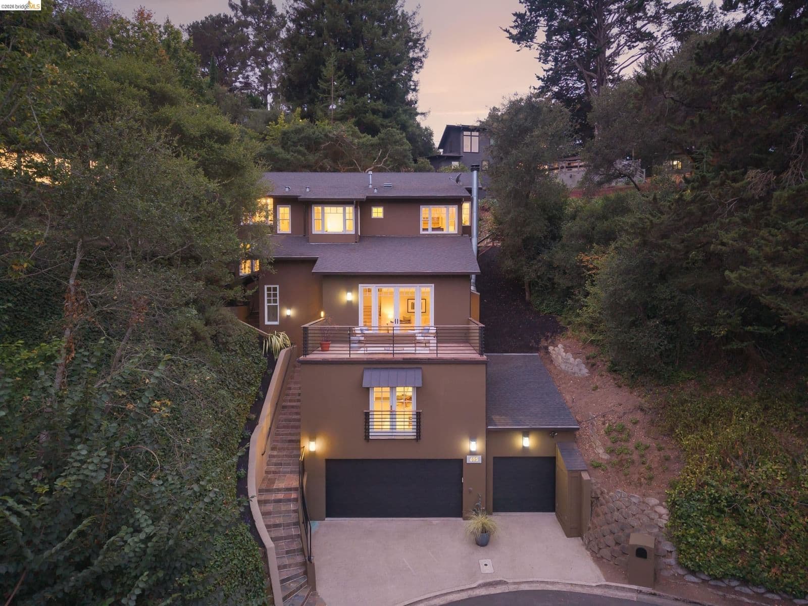 695 Florence Ave