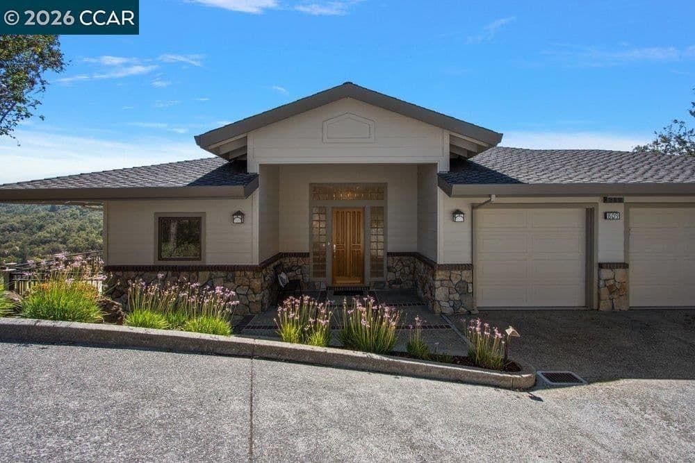 809 Mountain View Dr