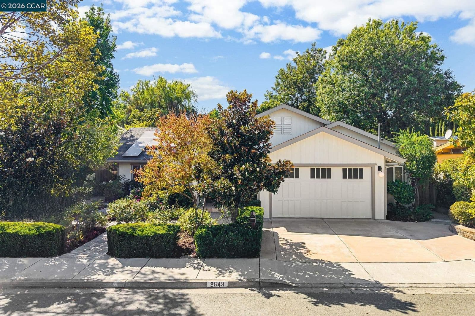 2643 Buena Vista Ave