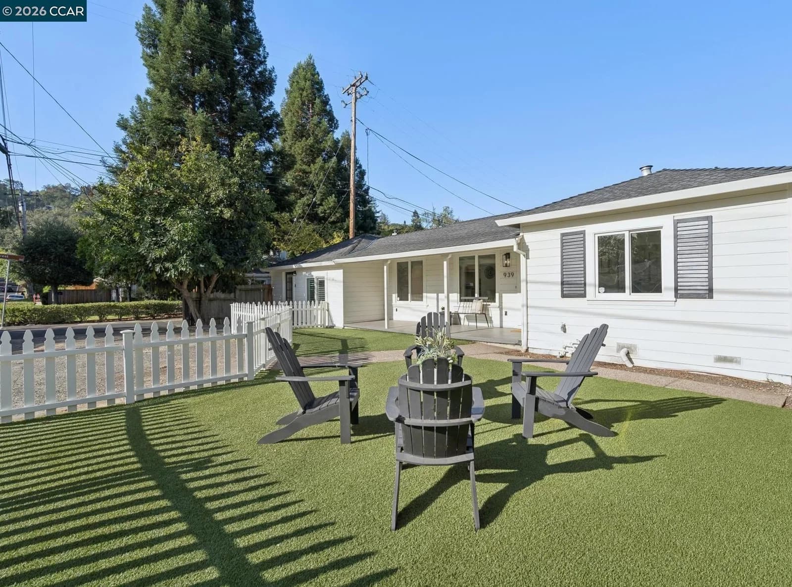 939 Mountain View Dr