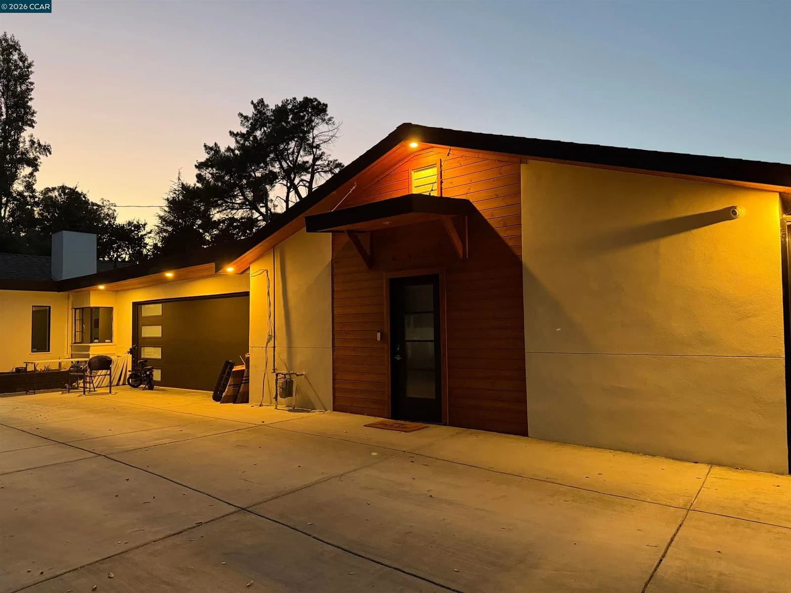 525 Madonna Ln