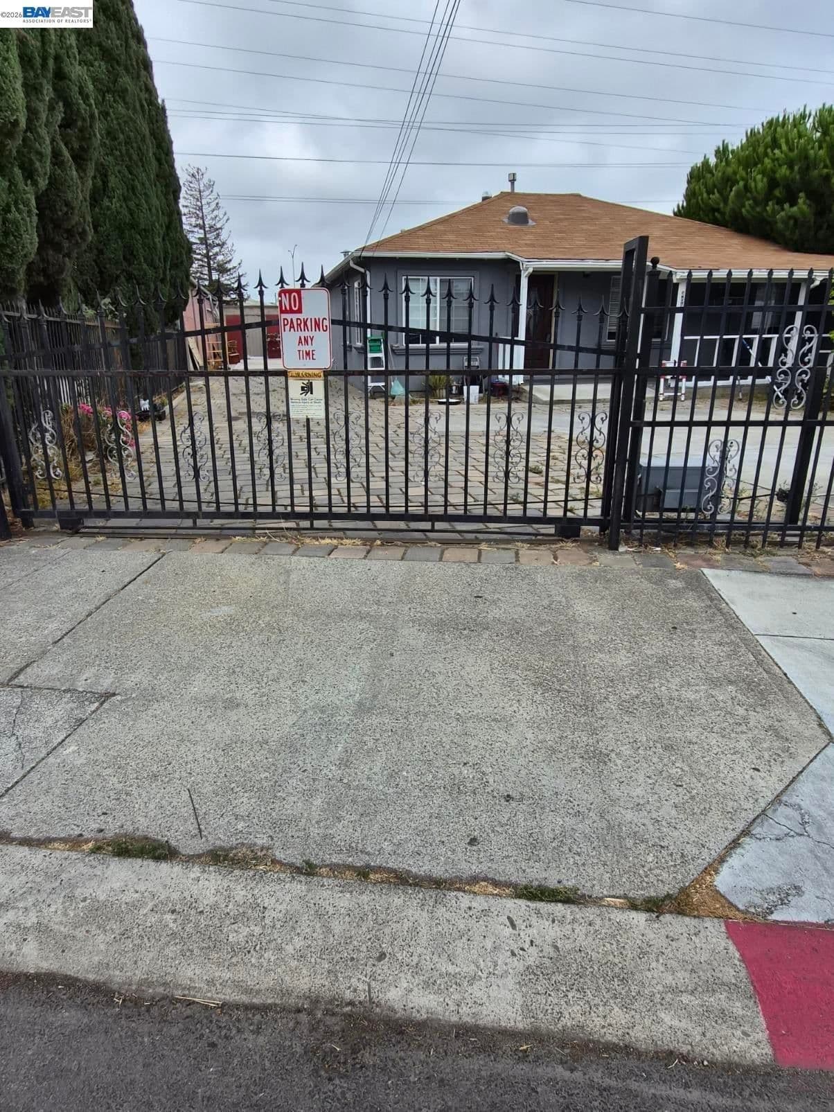 409 Worth St