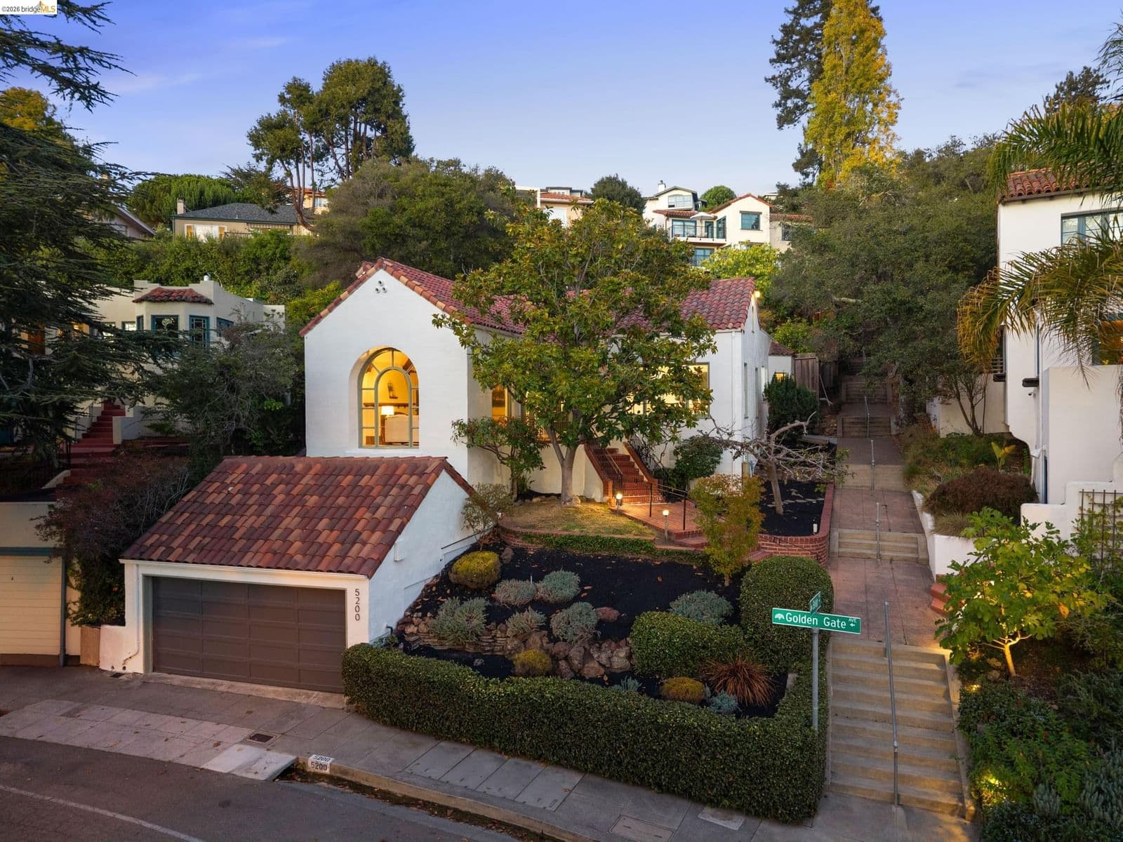 5200 Golden Gate Ave