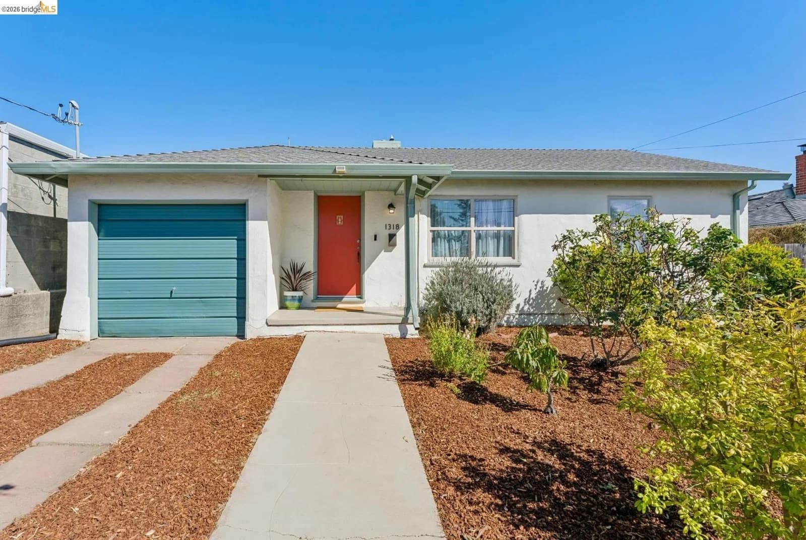 1318 Mariposa St
