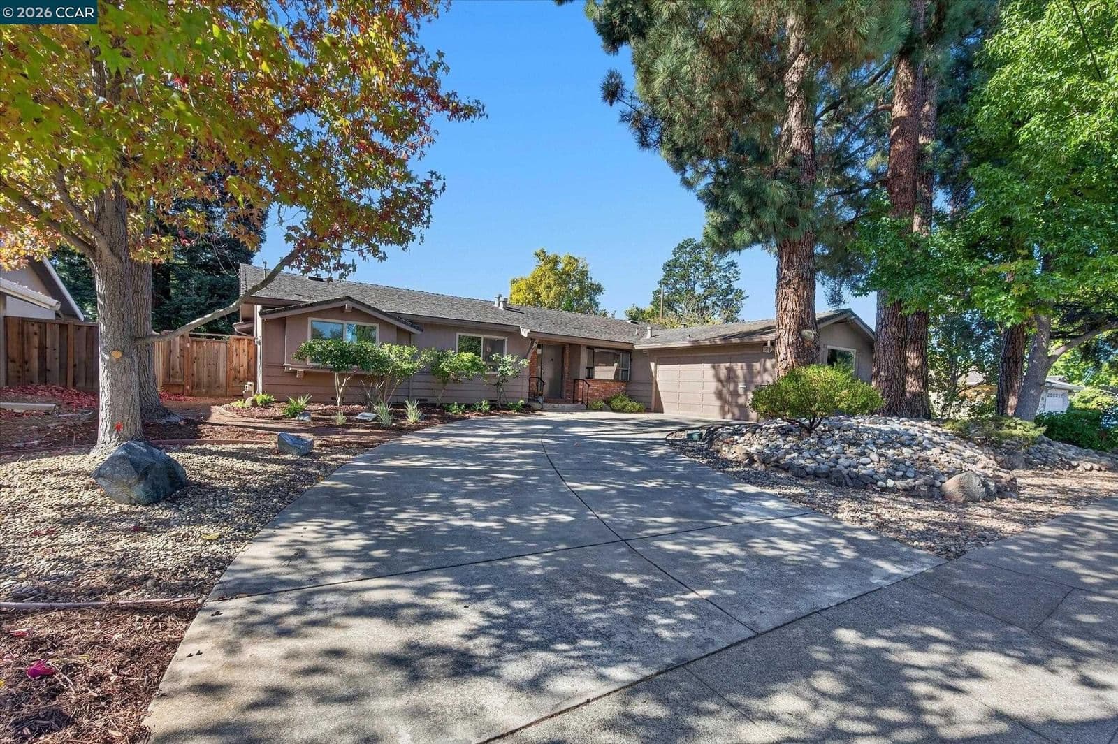245 Pickering Pl