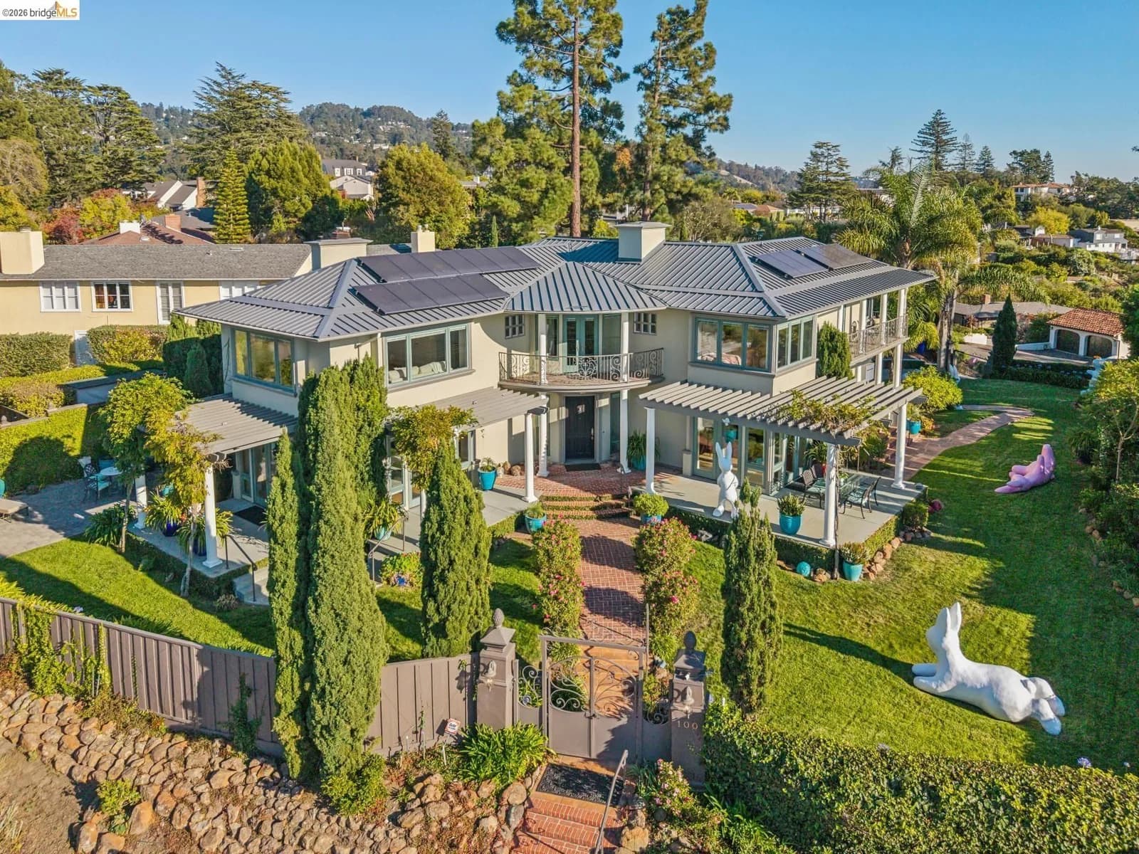 100 Pershing Dr