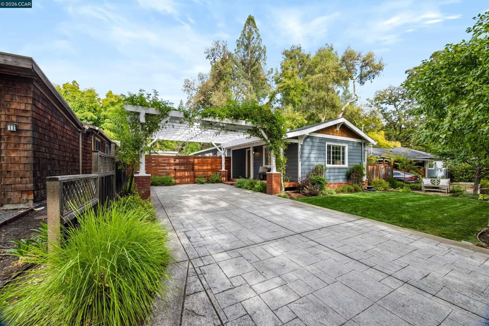 1042 Sunnybrook Dr