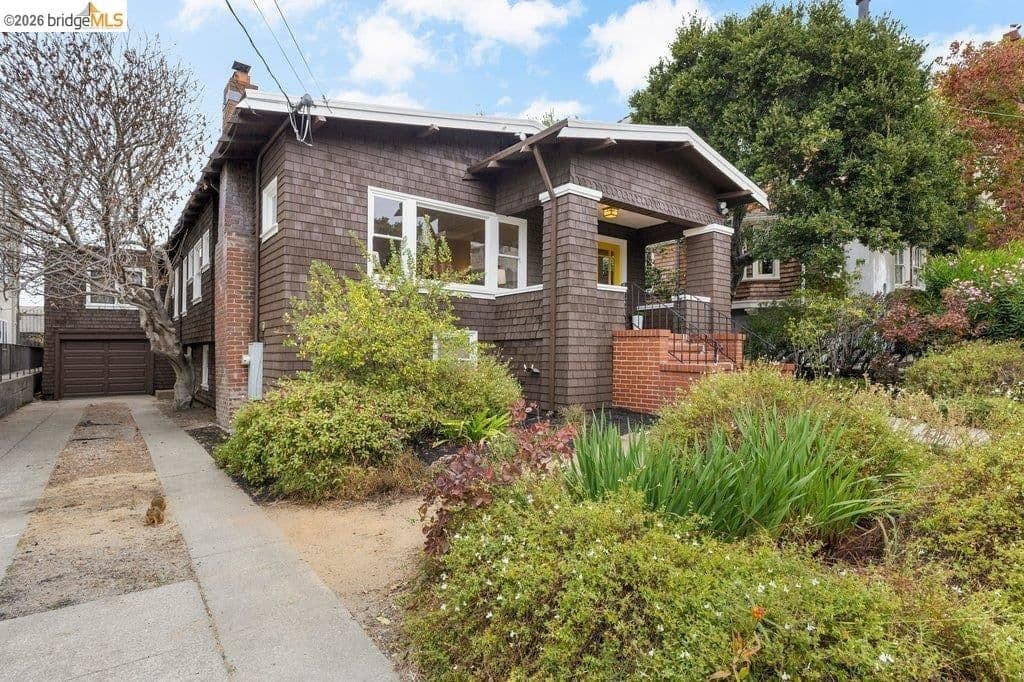 353 Warwick Ave