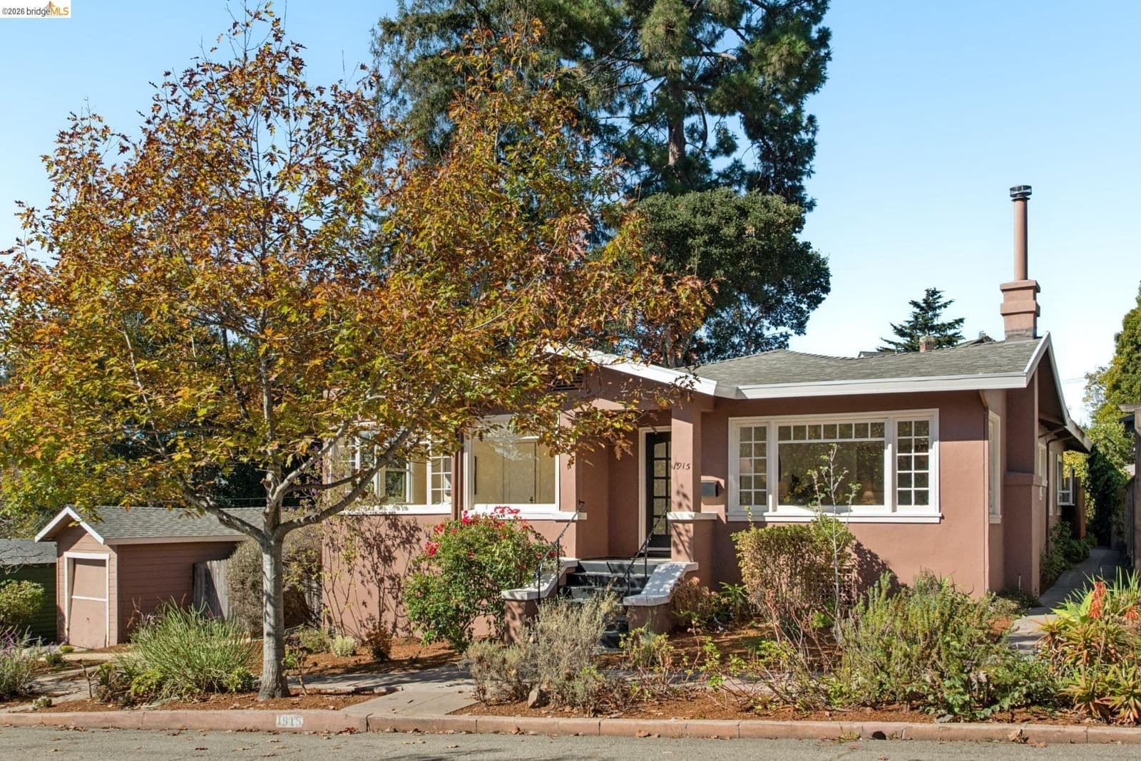 1915 El Dorado Ave