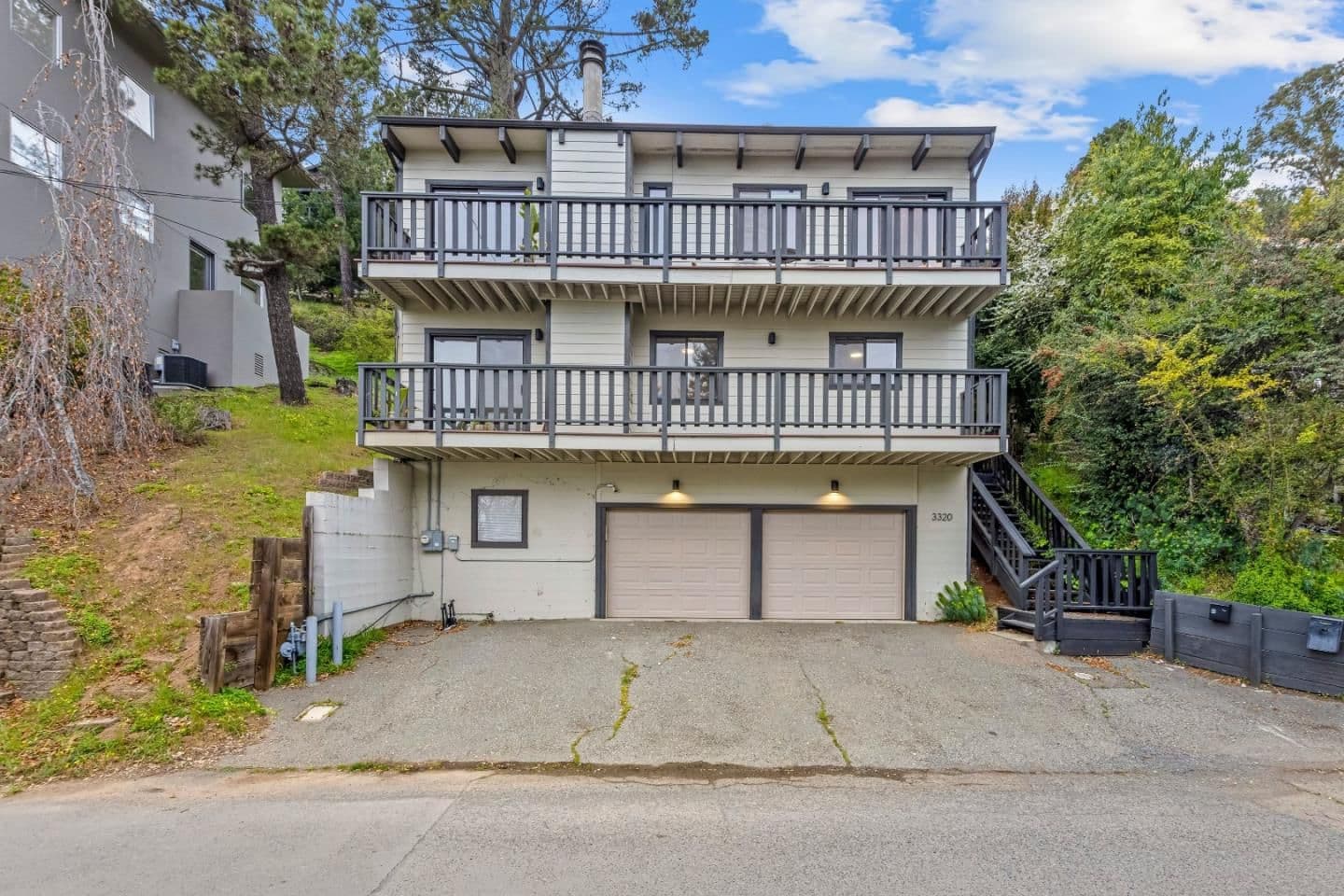 3320 Robinson Drive